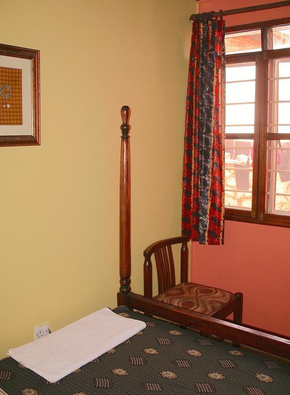 Hotel Acacia Kampala Luaran gambar