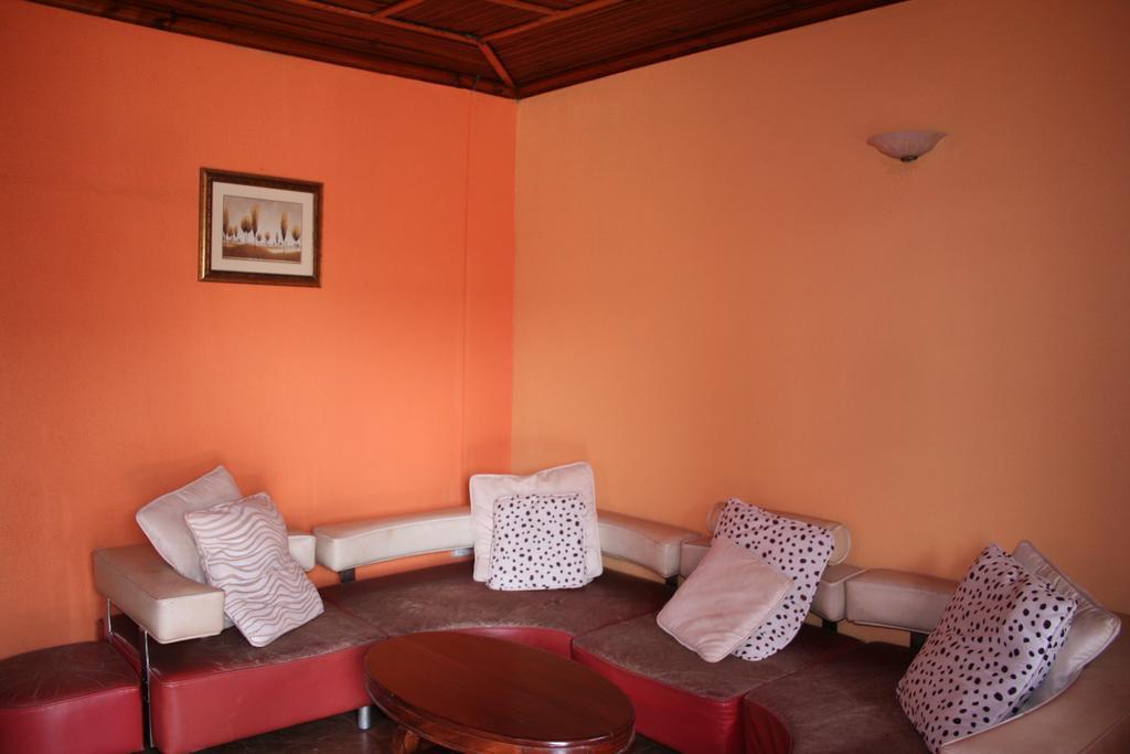Hotel Acacia Kampala Luaran gambar