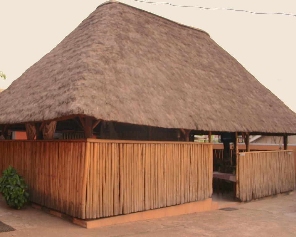 Hotel Acacia Kampala Luaran gambar