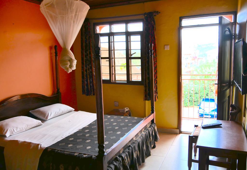 Hotel Acacia Kampala Luaran gambar