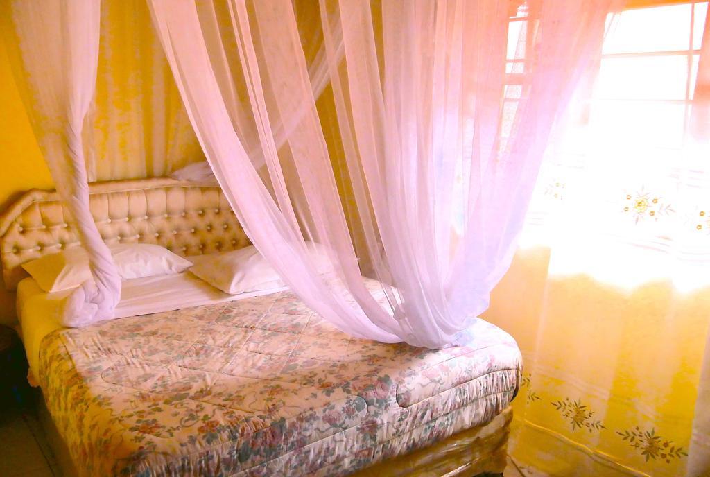 Hotel Acacia Kampala Luaran gambar