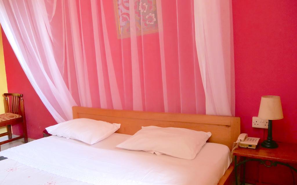 Hotel Acacia Kampala Luaran gambar
